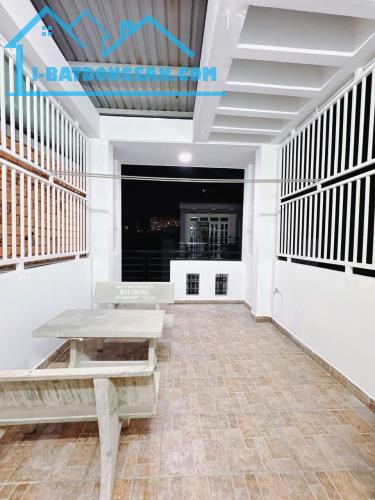2 MẶT TIỀN ĐƯỜNG SỐ 6M - Q4

 KHU DÂN CƯ HIỆN HỮU
5 TẤM CÓ 7 TỶ - 2