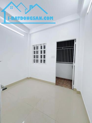 2 MẶT TIỀN ĐƯỜNG SỐ 6M - Q4

 KHU DÂN CƯ HIỆN HỮU
5 TẤM CÓ 7 TỶ - 1
