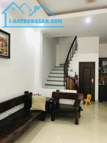 Cho thuê nhà Riêng 5 tầng 3PN tại Nguyễn Lam, Phúc Đồng, Long Biên.
