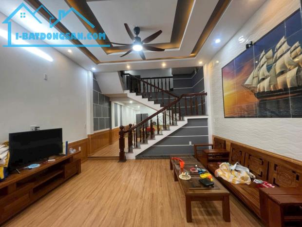 Bán nhà 3 Tầng Nguyễn Minh Không, Liên Ciểu, dt 90m2, ngang 5m. vị trí sau bến xe - 1