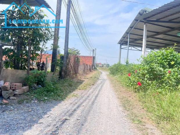 Bán Nhà Ngộp Xã Khánh Hòa Đông Gần Đường 823D / Gía 1ty1 /SHR
