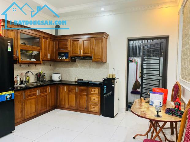 Bán nhà 2 tầng trung tâm tâm thị trấn An Dương 50m ngõ oto giá chỉ 1,6x tỷ  LH 0979087664