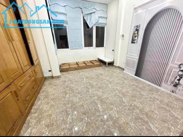 Cho thuê nhà ngõ Thông Phong, 4 tầng x 24m2, 2 ngủ, 3 WC, 10.5 Triệu (có TL) - 1