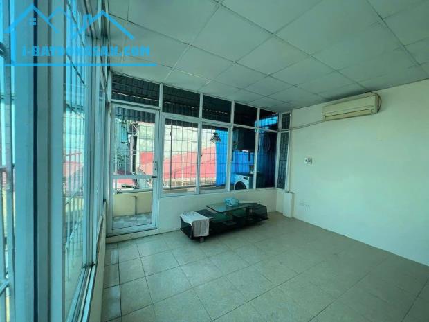 Cho thuê nhà ngõ Thông Phong, 4 tầng x 24m2, 2 ngủ, 3 WC, 10.5 Triệu (có TL) - 2