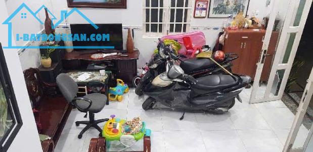 Cần tiền trị bệnh, nhà Bến Nghé, Gần chợ sầm uất-tiện nghi, chỉ 2.x tỷ thương lượng - 1