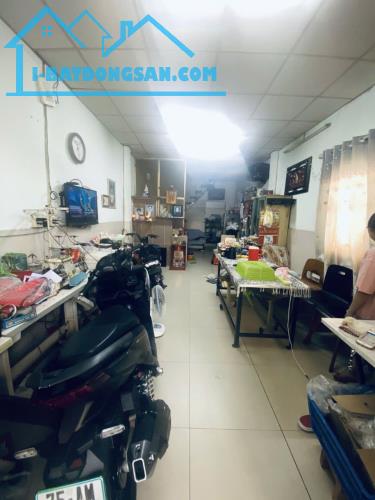 Hàng Thơm nhà liên khu 5-6 ngay chợ 65m2 hẻm xe hơi ,2Tầng 3 Tỷ 2 - 2