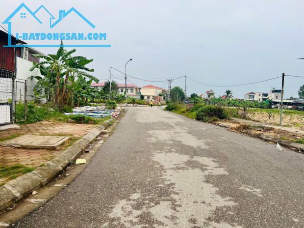 Duy nhất 1 lô tại TĐC đằng sau UBND xã Lê Lợi giá chỉ 2 tỷ  LH 0979087664 - 4