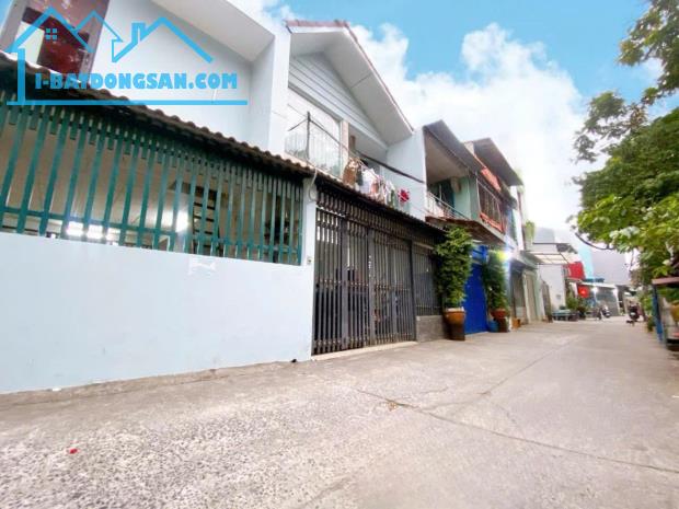 Bán nhà Lê Trọng Tấn, 2 tầng, 5 x 13, giá 5.x tỷ, hẻm xe tải