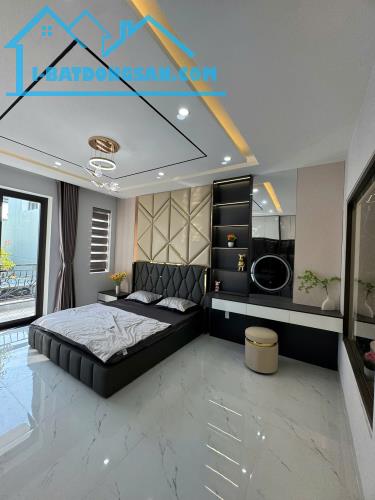 + Biển Nguyễn Tất Thành, Nhà 3 tầng mới xây nội thất châu âu siêu đẹp, 300m, gần  khu vui - 1