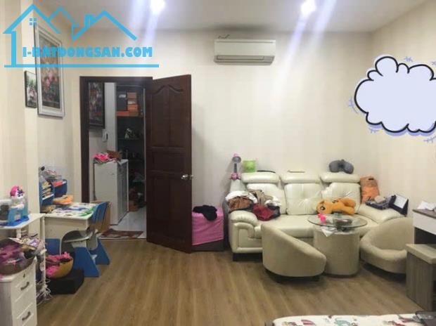 Giá mềm nhất quận 3: 10,3 tỷ - Nguyễn  Đình chiểu - P.4- DT: 41M - NGANG 4.33M - 2PN 3 WC - 1