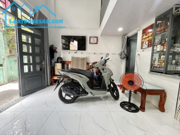 SIÊU PHẨM NHÀ MỚI - 3 TẦNG - GIÁP QUẬN 1 - XÔ VIẾT NGHỆ TĨNH – nhỉnh 4 tỷ - 1