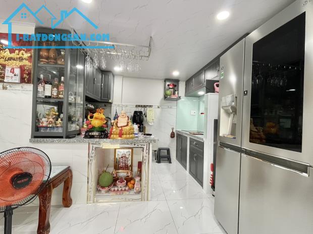 SIÊU PHẨM NHÀ MỚI - 3 TẦNG - GIÁP QUẬN 1 - XÔ VIẾT NGHỆ TĨNH – nhỉnh 4 tỷ - 2