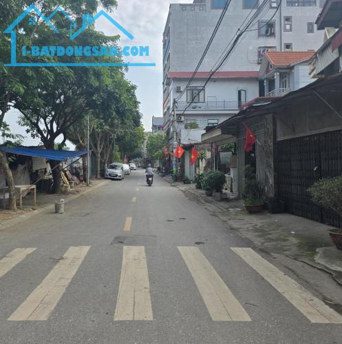 BÁN ĐẤT – HOÀNG LIÊN – LIÊN MẠC - 3 GÁC ĐỖ CỬA, CÁCH 1 NHÀ RA Ô TÔ TRÁNH