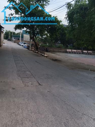 Bán đất - Xã Hiền Ninh( Sóc-Sơn)- Hai Mặt Đường - Thông Ô Tô - 90 m2 -Full thổ cư -2,75 Tỷ