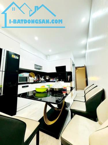 MẶT NGÕ TẠ QUANG BỬU - 10M RA PHỐ - ÔTÔ TRÁNH, VÀO NHÀ - GIÁ 22 TỶ - 2