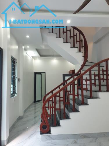BÁN NHÀ ĐẸP 1.76 TỶ 3 TẦNG 47M2 ( ĐÔNG NAM ) NGÕ TRẦN QUANG KHẢI