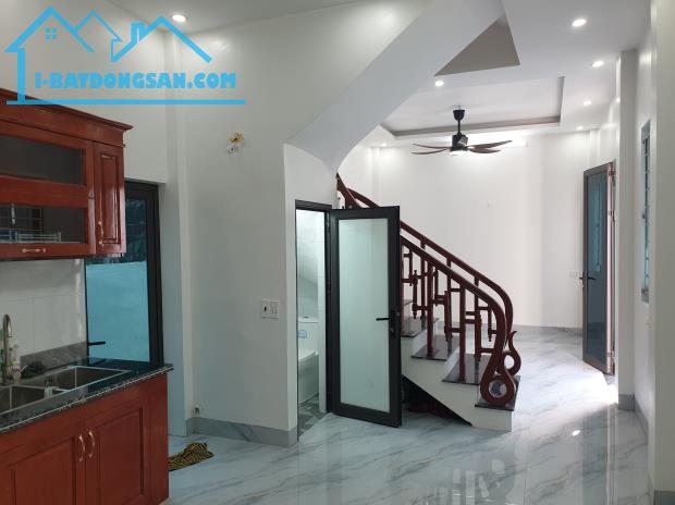 BÁN NHÀ ĐẸP 1.76 TỶ 3 TẦNG 47M2 ( ĐÔNG NAM ) NGÕ TRẦN QUANG KHẢI - 1