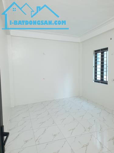 BÁN NHÀ ĐẸP 1.76 TỶ 3 TẦNG 47M2 ( ĐÔNG NAM ) NGÕ TRẦN QUANG KHẢI - 4