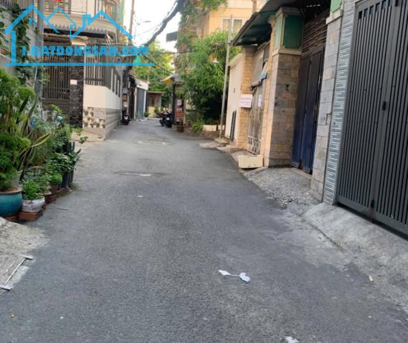 Quang Trung Gò Vấp, 70m2, Ô Tô đậu trước cửa, Chỉ 5 Tỉ hơn