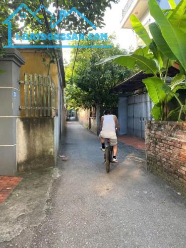 CỨU CHỦ MÓT BÁN LẮM RỒI ĐÚNG 3 TỶ - GIANG BIÊN - LONG BIÊN. Ô TÔ 7 CHỖ VÀO ĐẤT NGÕ THÔNG.