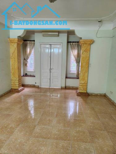 Bán nhà lô góc KĐT Đầm Trấu, ô tô tránh, tiện kinh doanh 5 tầng 68m2 giá 24.5 tỷ - 3