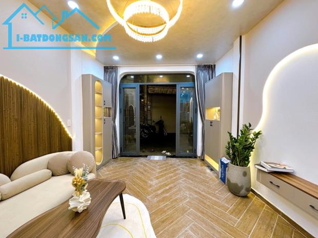 PHÚ NHUẬN - 33M2 - HẺM XE HƠI - THÍCH QUẢNG ĐỨC - 2 TẦNG - 3PN 2WC - NHÍCH 6.X TỶ