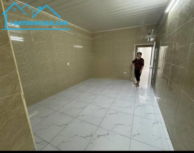 Cho thuê nhà cấp 4 Tân Mai, 50m2, 2 ngủ, 1 vệ sinh, ở gđ, 6.5 Triệu (có thương lượng) - 3