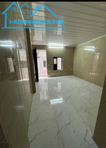 Cho thuê nhà cấp 4 Tân Mai, 50m2, 2 ngủ, 1 vệ sinh, ở gđ, 6.5 Triệu (có thương lượng) - 2