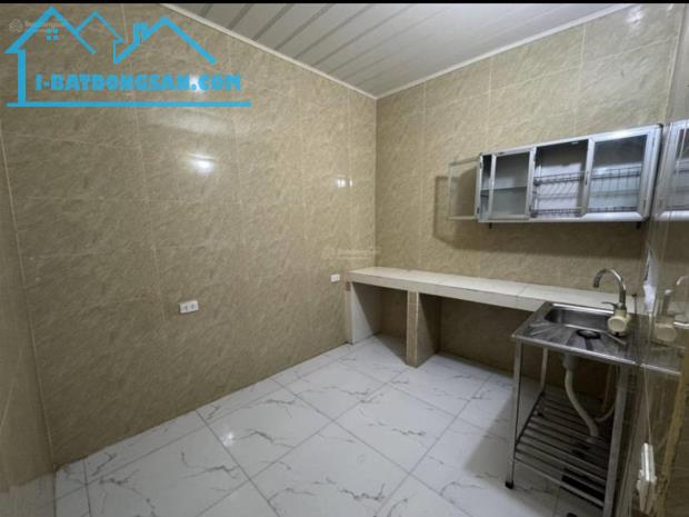 Cho thuê nhà cấp 4 Tân Mai, 50m2, 2 ngủ, 1 vệ sinh, ở gđ, 6.5 Triệu (có thương lượng)