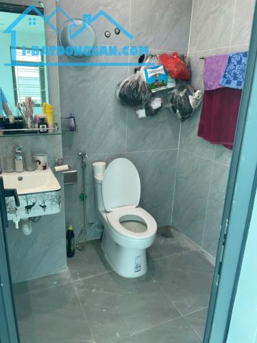 Cho Thuê toà nhà văn phòng 150m2 mặt sàn xây mới 7 tầng tại bích hoà 0985.136.293