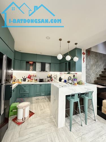 Bán Nhà Mặt Tiền KD, Ngang 7M, Ngay Nguyễn Sơn, Tân Phú, 150M2, 4 Tầng, Chỉ 19 Tỷ - 3