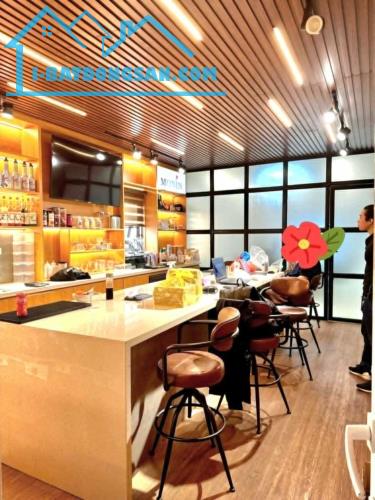 CHÍNH CHỦ CẦN BÁN GẤP NHÀ MẶT PHỐ LA THÀNH TT ĐỐNG ĐA GIÁP RANH BA ĐÌNH KD THANG MÁY VỈA H - 1