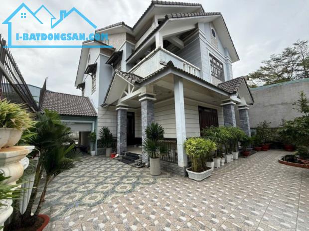Bán BIỆT THỰ Siêu Đẳng Dĩ An, đương nhựa trước nhà 20m,giảm sock 2 tỷ
