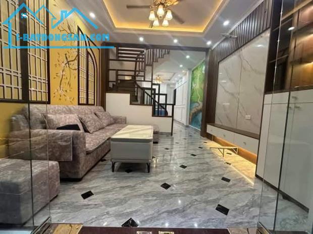 Bán Nhà Trường Chinh 38,5m2 5 Tầng 2 Thoáng Giá Chỉ Nhỉnh 7 Tỷ