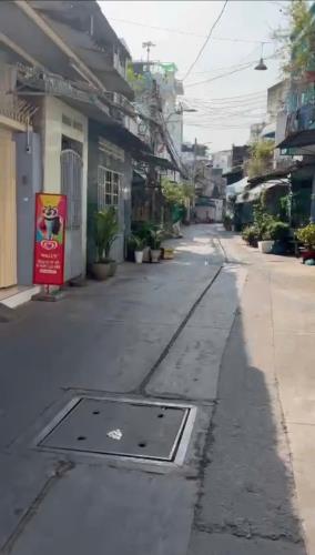 Nhà hẻm ô tô Quận 11, đối diện Đầm Sen. Diện tích 168m², thu nhập cho thuê 25 - 2