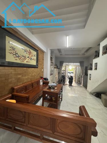 BÌNH THẠNH - NHÀ 4 TẦNG KHU PHÂN LÔ HẺM OTO TRÁNH - DT 77m2 (4 x 19) - GIÁ 11.5T - 2
