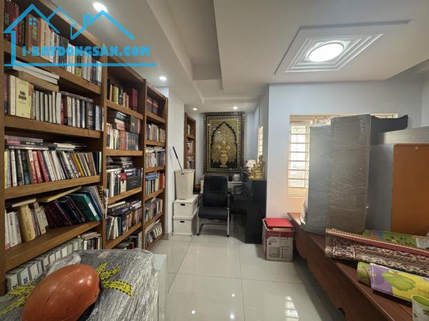 BÌNH THẠNH - NHÀ 4 TẦNG KHU PHÂN LÔ HẺM OTO TRÁNH - DT 77m2 (4 x 19) - GIÁ 11.5T - 5