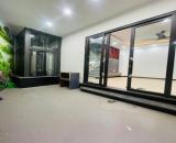 Nhà đẹp Bồ Đề, thang máy ,ô tô đỗ cửa vào nhà,ngõ thông tứ tung,khu lõi Long Biên
