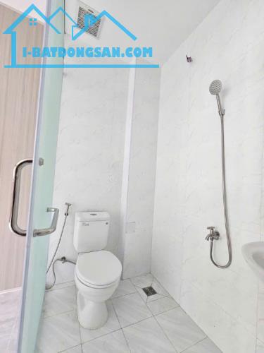 Nhà góc mới 3 tầng sát đường Nguyễn Duy P12Q8. Giá: 3.6 tỷ TL - 4