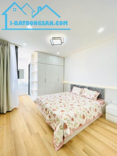 BÁN NHÀ TRỊNH ĐÌNH CỬU  - LÔ GÓC - NGÕ Ô TÔ - 6 TẦNG 4 NGỦ - 1 NHÀ RA PHỐ - FULL TIỆN ÍCH