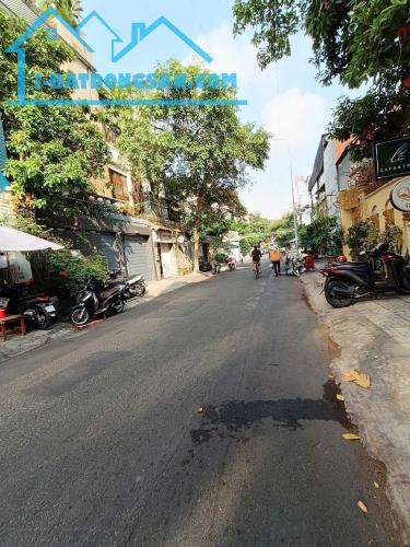 BIỆT THỰ 4 TẦNG  MT ÔNG ÍCH KHIÊM P5 QUẬN 11 TP HCM