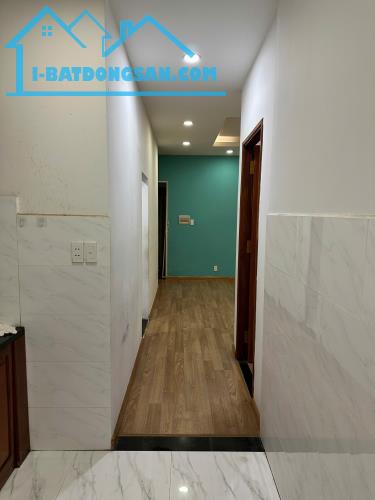 Chính chủ cần bán căn hộ 312 Lạc Long Quân, Quận 11, 70m2, 2PN, 2.835 tỷ, có sổ hồng. - 1