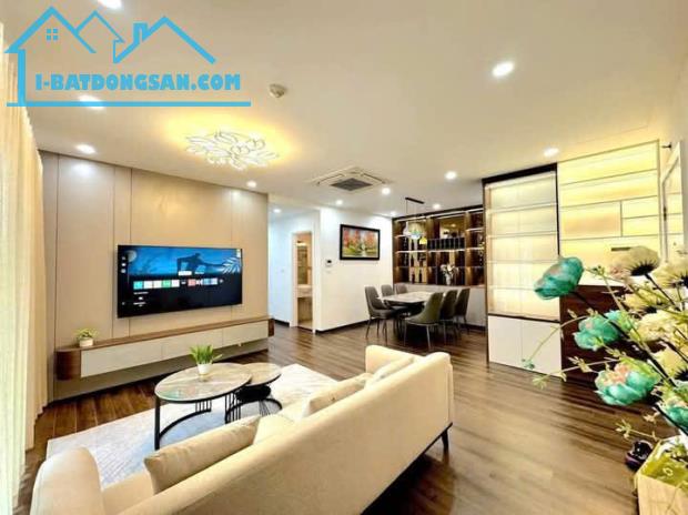 Bán gấp căn hộ chung cư cao cấp Ngoại Giao Đoàn – DT 120m2 và 185m2 – sổ sẵn sàng.