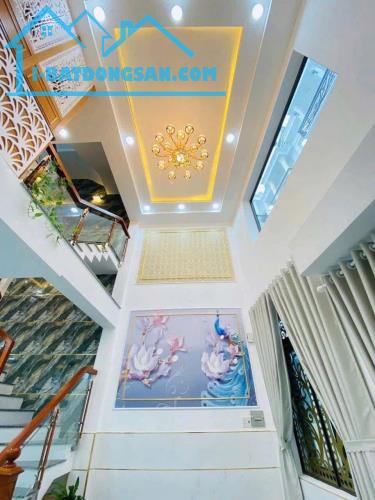 Hẻm Xe Hơi Sát Mặt Tiền 45m2 - Chỉ 5 Tỷ Hơn - 4 Tầng 3PN - 2