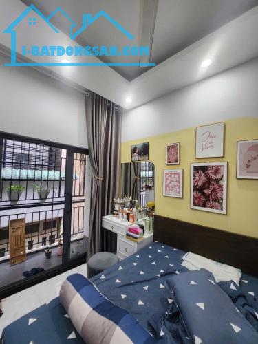 Cần bán căn nhà gần mặt tiền đường Cách Mạng Tháng 8 Quận 3 chỉ 6,6 Tỷ - 2