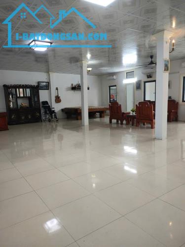 Cho thuê văn phòng hoặc kho kết hợp ở tại 190 Tân Mai, dt 210m2 nhà mới đẹp, giá 28tr - 2