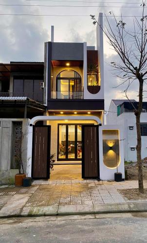Bán nhà 2,5 tầng đẹp Full nội thất, mặt tiền KQH Bàu Vá, phường Trường An, TP Huế