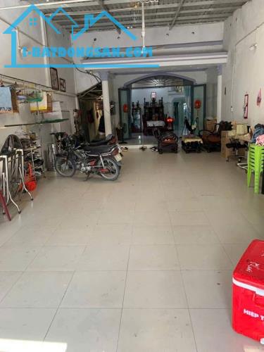 BÁN NHÀ MẶT TIỀN ĐƯỜNG NHỰA XE TẢI THÔNG