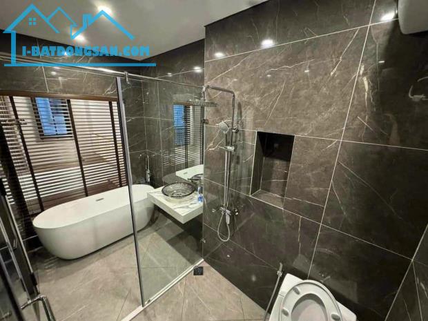 Bán nhà mới Ngọc Thuỵ, DT 40m,MT khủng 9M, 6T thang máy,gara ô tô 7 chỗ,nhỉnh 9 tỷ - 3