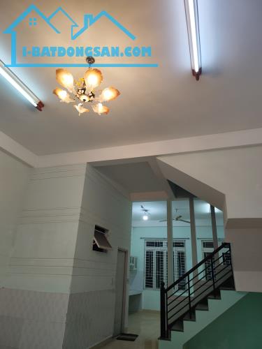 Cho thuê lâu dài (nhà liền kề), DT175m2 làm văn phòng, nhà ở tại số 3 đường B3, Vĩnh Hoà